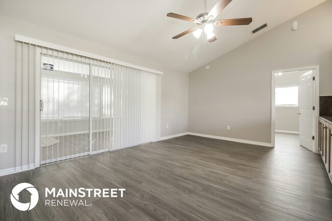 Building Photo - 1048 Spring Loop Way