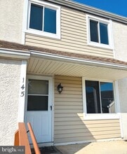 Building Photo - 145 Roskeen Ct