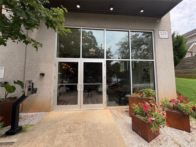 Building Photo - 525 Parkway Dr