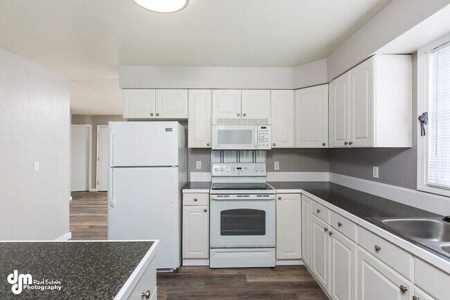 Building Photo - 156 michael CT