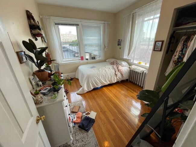 Foto del edificio - 903 Beacon St