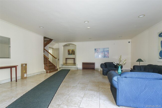 Foto del edificio - 150 S Middle Neck Rd