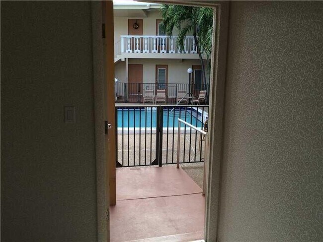 Foto del edificio - 2110 NE 39th St