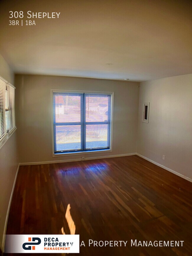 Building Photo - 3 Bedroom House