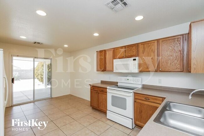 Foto del edificio - 13914 N 132nd Ln