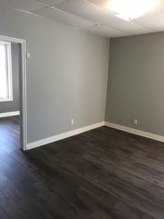 Building Photo - Fantastic One-Bedroom Legal Apartment for ...