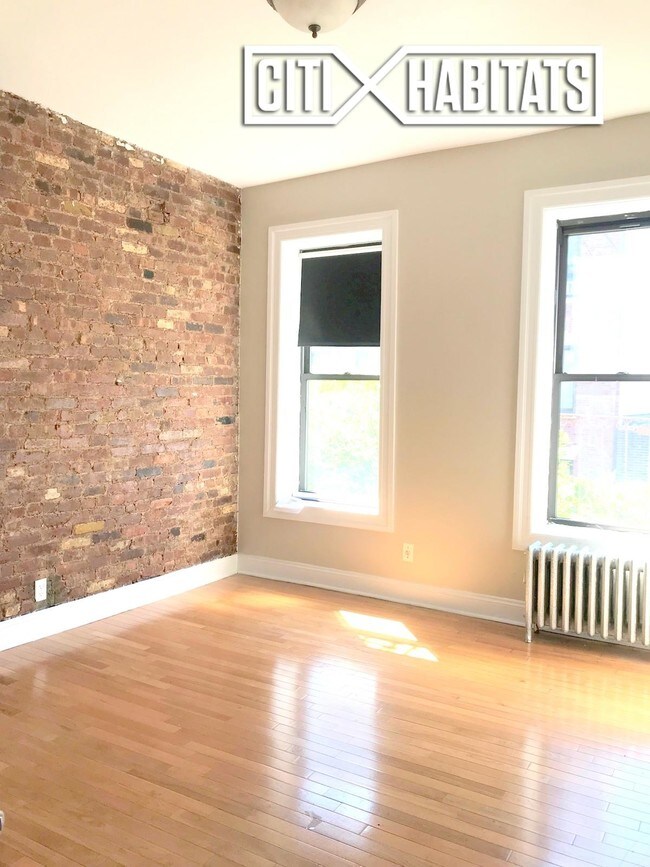 Building Photo - 222 Thompson St