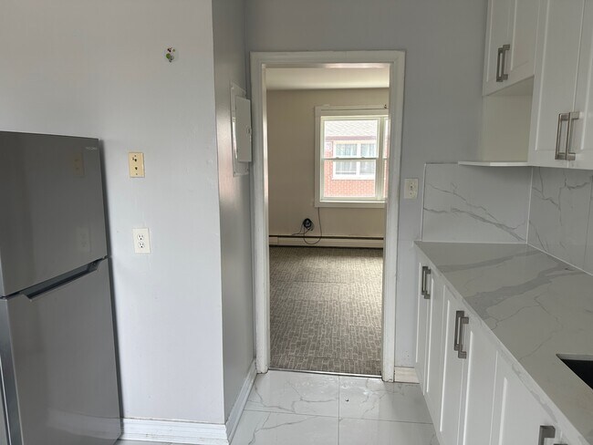 Photo du bâtiment - 119 Rossland Rd E