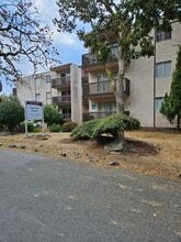 Building Photo - Fern Oaks Manor