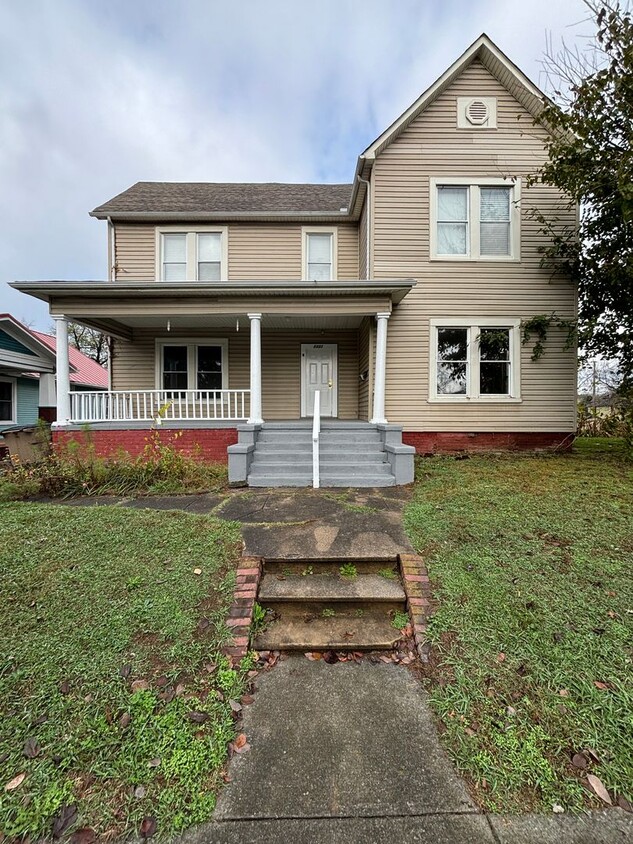 Photo - 2337 E 5th Ave