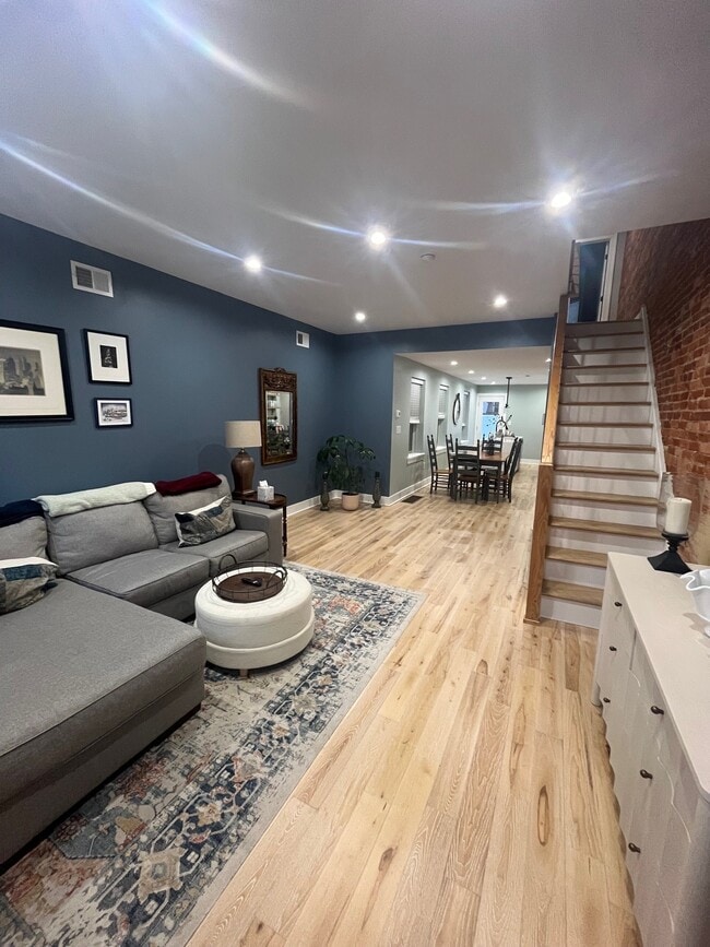 Living Room - 1831 Ginnodo St