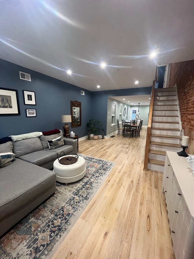 Sala de estar - 1831 Ginnodo St