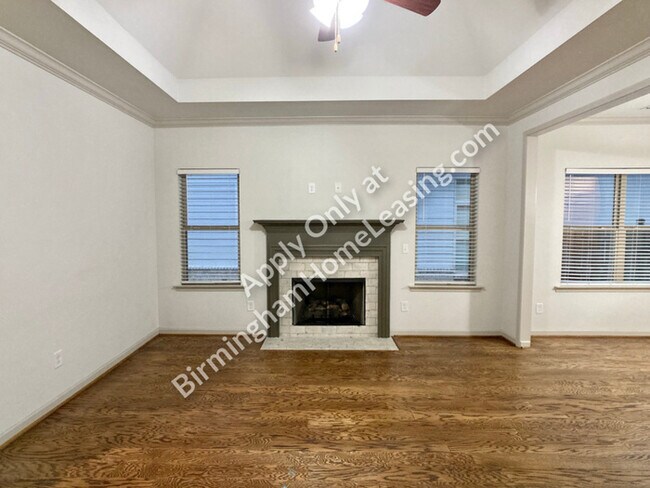 Foto del edificio - 2044 Springfield Dr