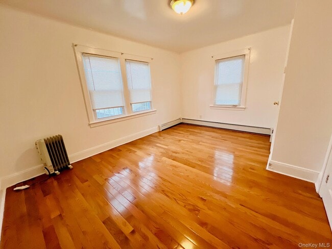 Building Photo - 71-19 Nansen St