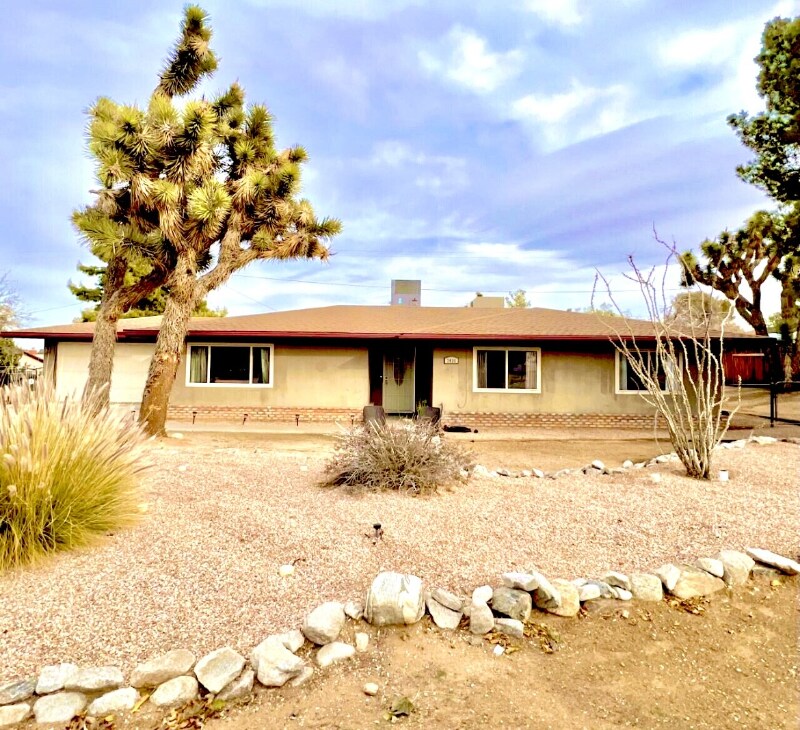 7431 Condalia Ave, Yucca Valley, CA 92284 House Rental in Yucca