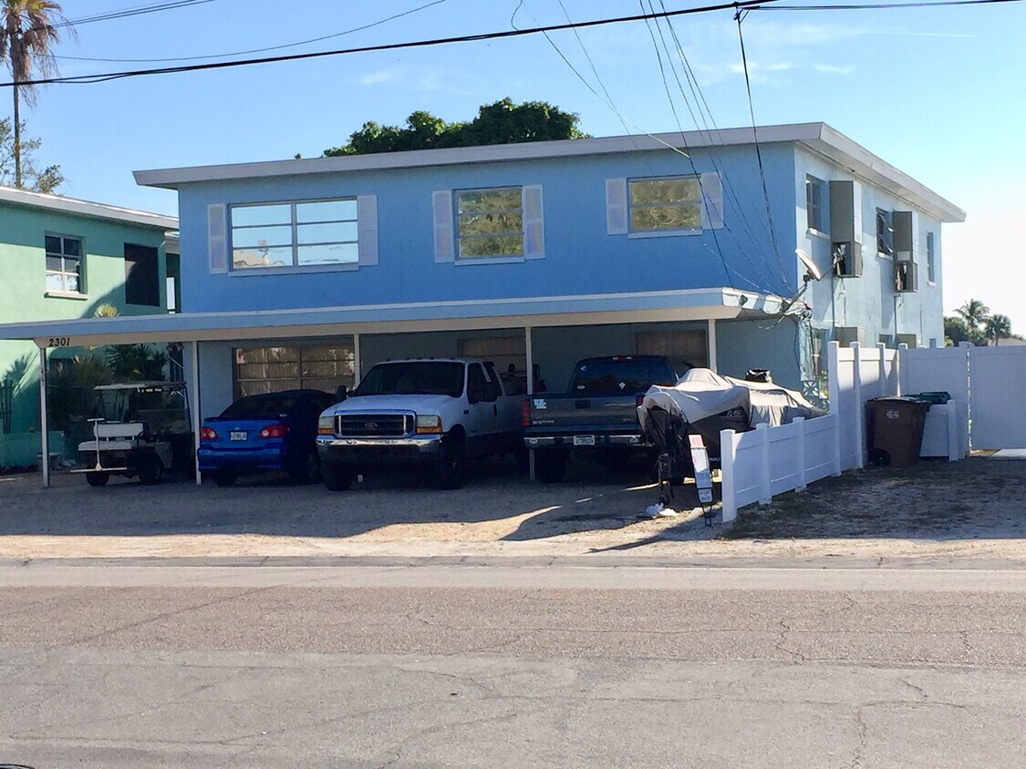 Primary Photo - 2301 Bay Blvd
