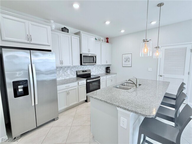 Foto del edificio - 3029 Royal Gardens Ave