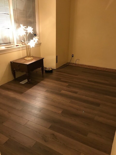 Dormitorio en el primer piso - 13310 S Brandon Ave