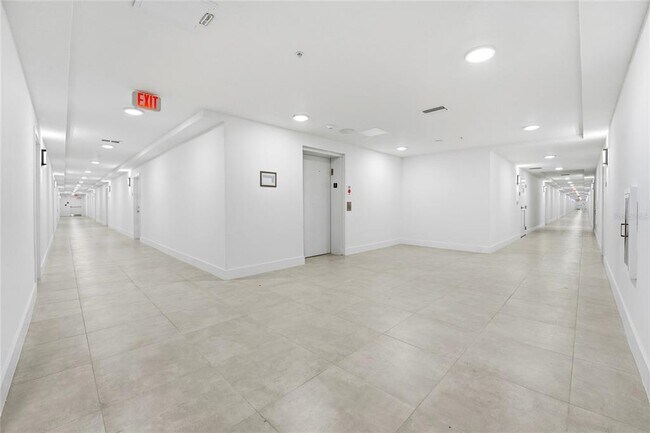 Foto del edificio - 5587 Millennia Park Dr