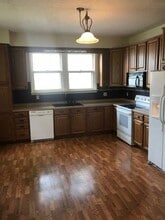 Building Photo - 608 Norwood St