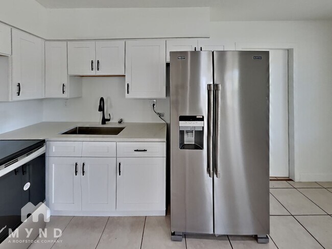 Foto del edificio - 7563 Meadowlawn Dr N