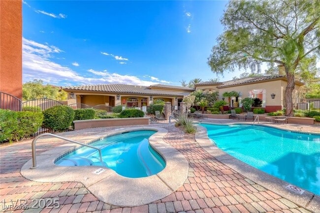 Foto del edificio - 4400 S Jones Blvd