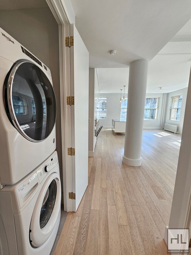 Building Photo - Ultra-Luxury 4-Bedroom Loft in SoHo | 3rd ...