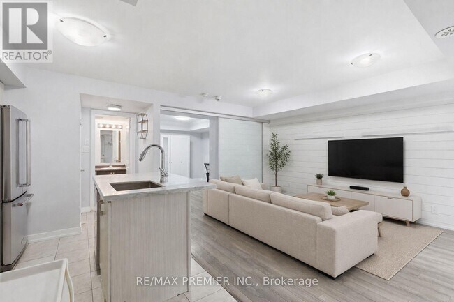 Building Photo - 2315 Sheppard Ave W