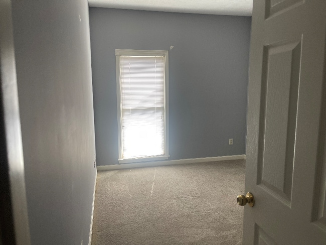 Foto del edificio - 507 Whistlewood Rd