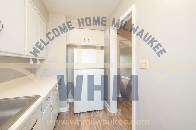 Building Photo - AVAILABLE NOW! Welcome to this Charming 2 ...