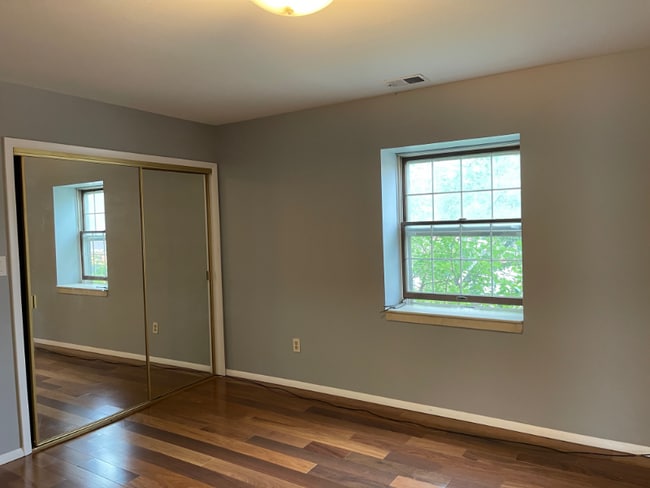 Building Photo - 7238 Kennedy Ave