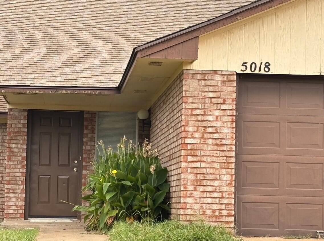 Duplex - 5018 available - 5018 W 5th Pl