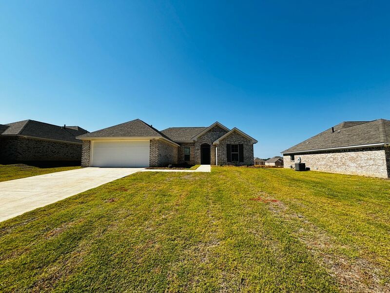 Primary Photo - 224 Hemingway Cir