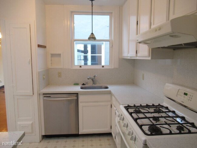 Building Photo - 1151 Kirkham St