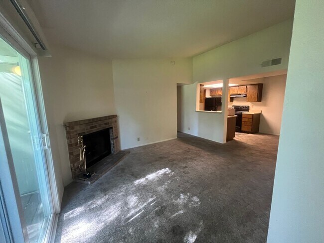 Foto del edificio - 2 Bedroom and 2 Bathroom South Reno