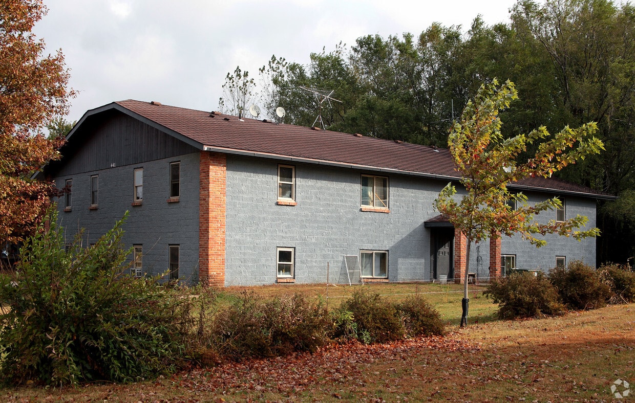 441 6th St N, Winsted, MN 55395 Apartments in Winsted, MN