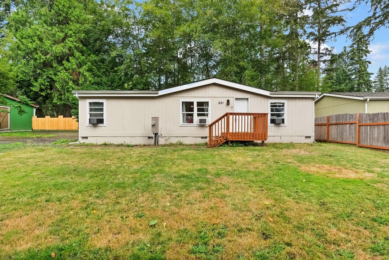 Primary Photo - Updated and Spacious 3 bedroom in Timberlakes