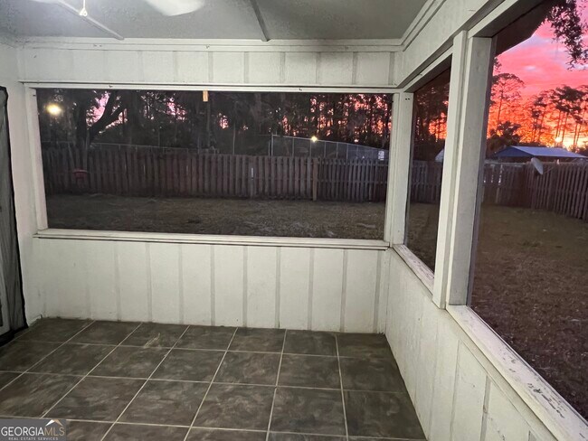 Foto del edificio - 152 Woodvalley Ct