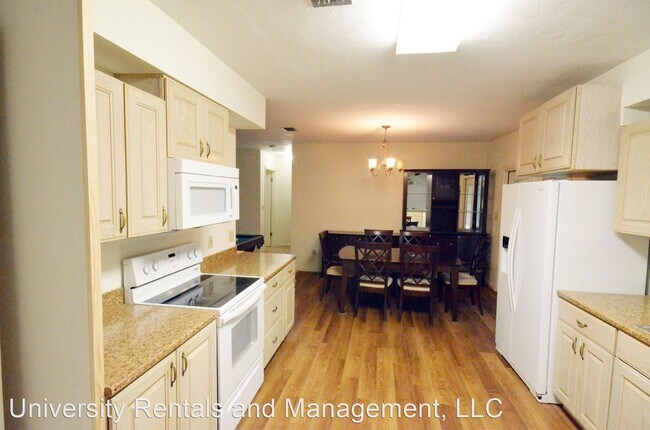 Building Photo - 4 br, 3 bath House - 315 NW 28th Street
