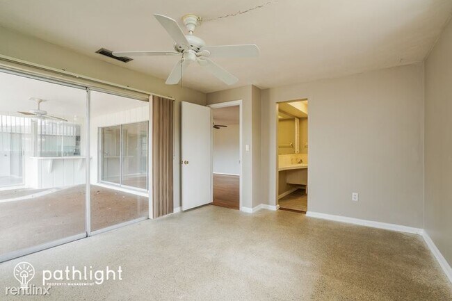 Foto del edificio - 2 br, 2 bath House - 2330 Woodland Blvd UNIT