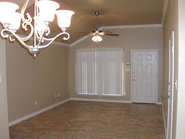 Foto del edificio - Viewable 10/3 – Spacious 3 Bedroom, 2 Bath...