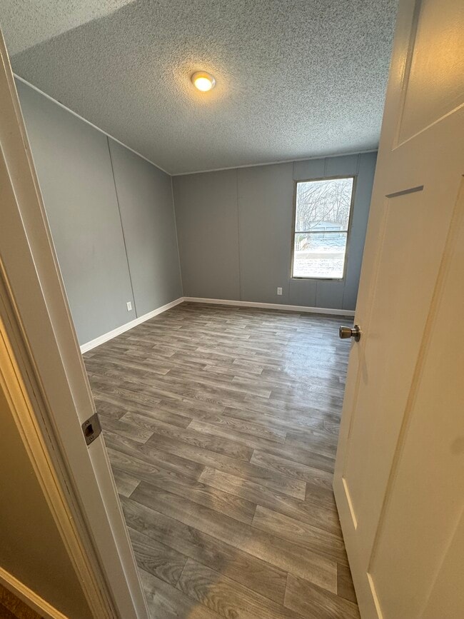 Building Photo - 210 Bluff St