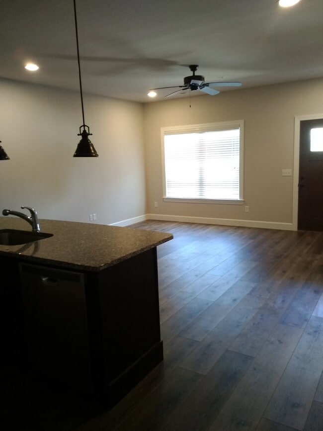 Building Photo - 245 Cypress Ridge