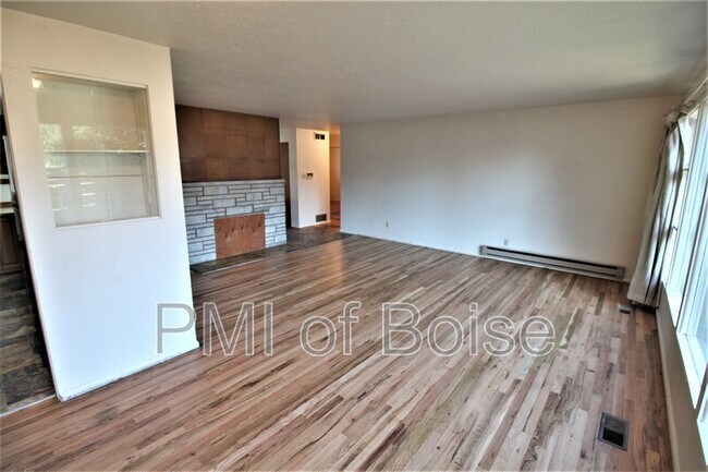 Building Photo - 1510 S Joyce St