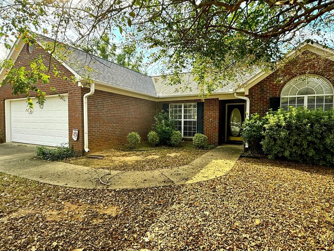 Foto del edificio - Beautiful 3-Bedroom Home in Desirable Ogle...