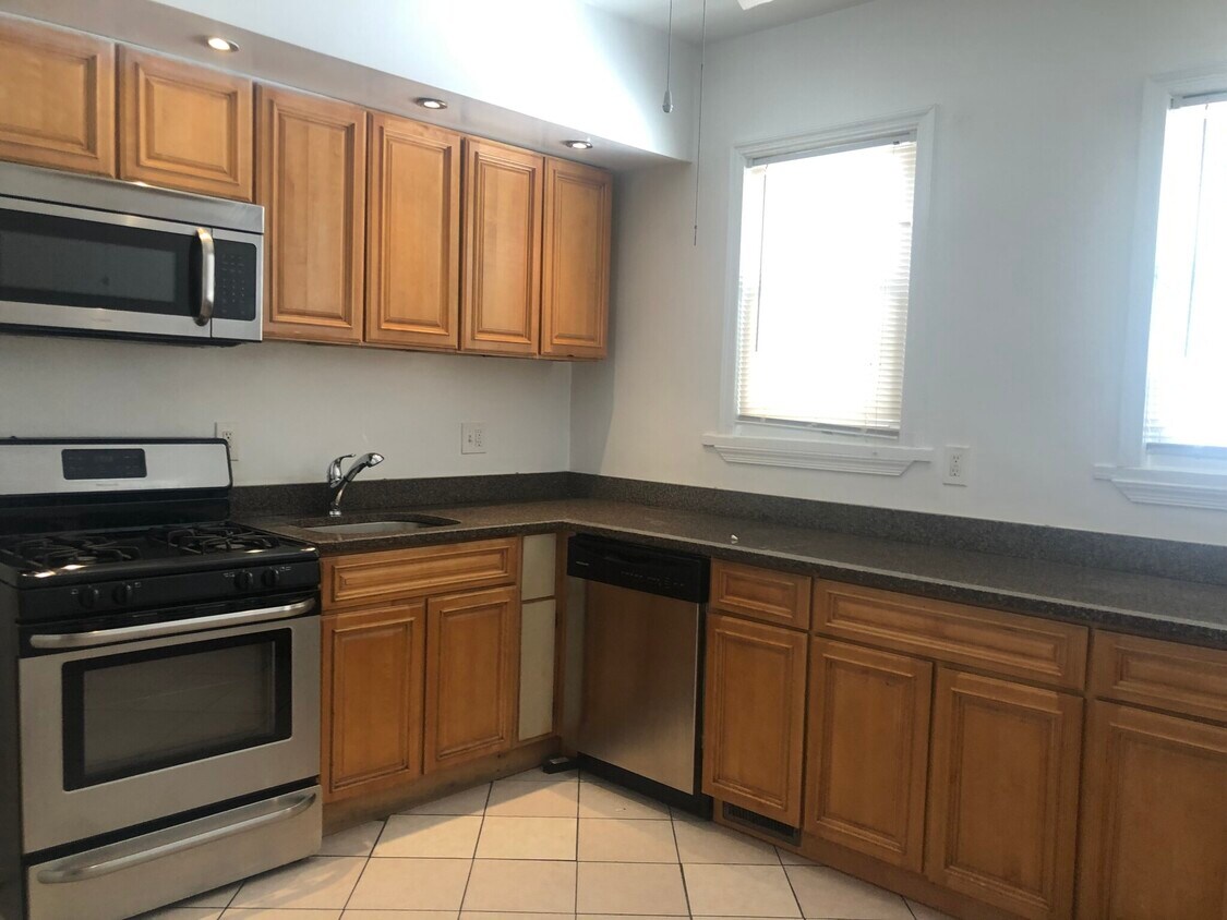 Foto principal - 67 Bellevue St
