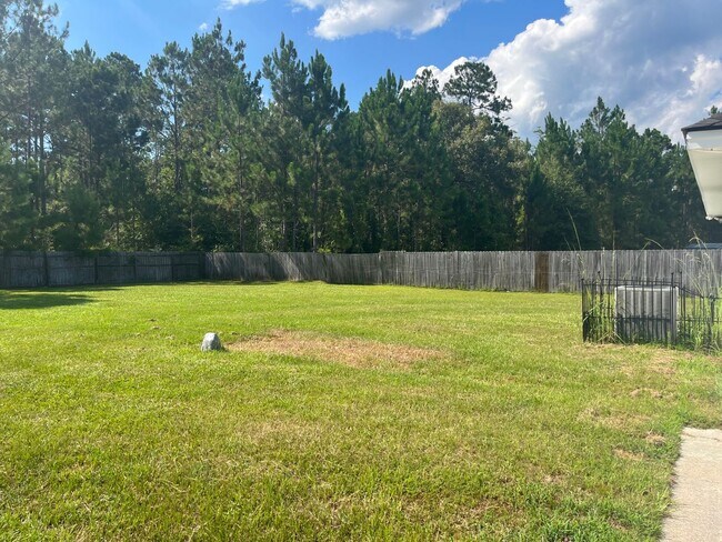 Foto del edificio - FOR RENT 3 Bed 2 bath Pet friendly home