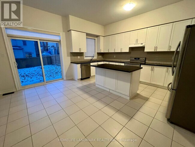 Building Photo - 130 Alamo Heights Dr