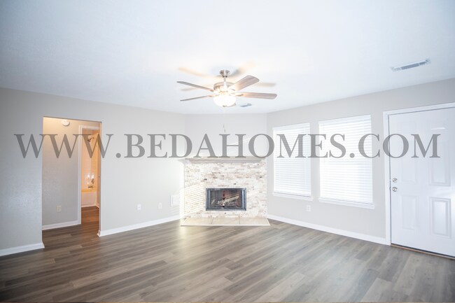 Foto del edificio - 5365 Tallowwood Terrace