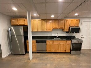 Building Photo - 77 Park Dr
